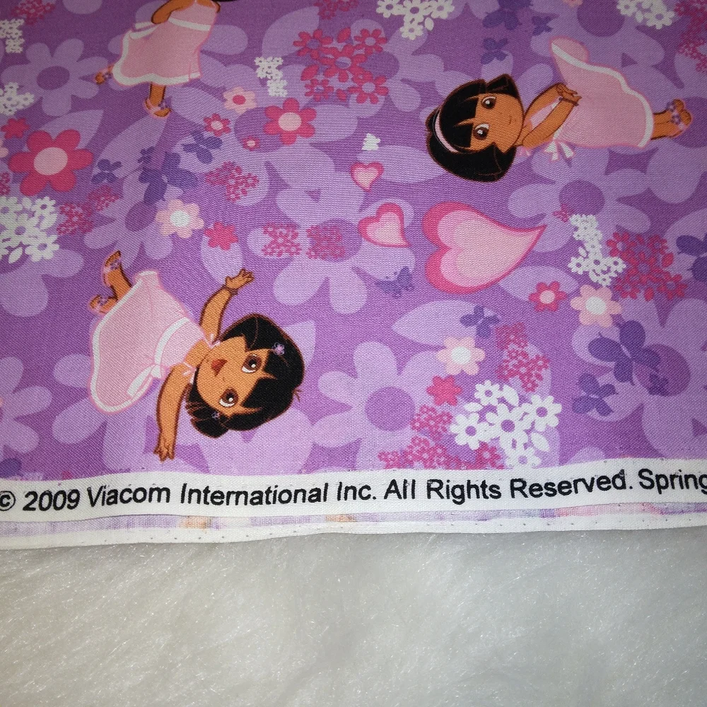 FABRIC Dora The Explorer, Dora Hearts and Flowers CP33342 licensed 2009